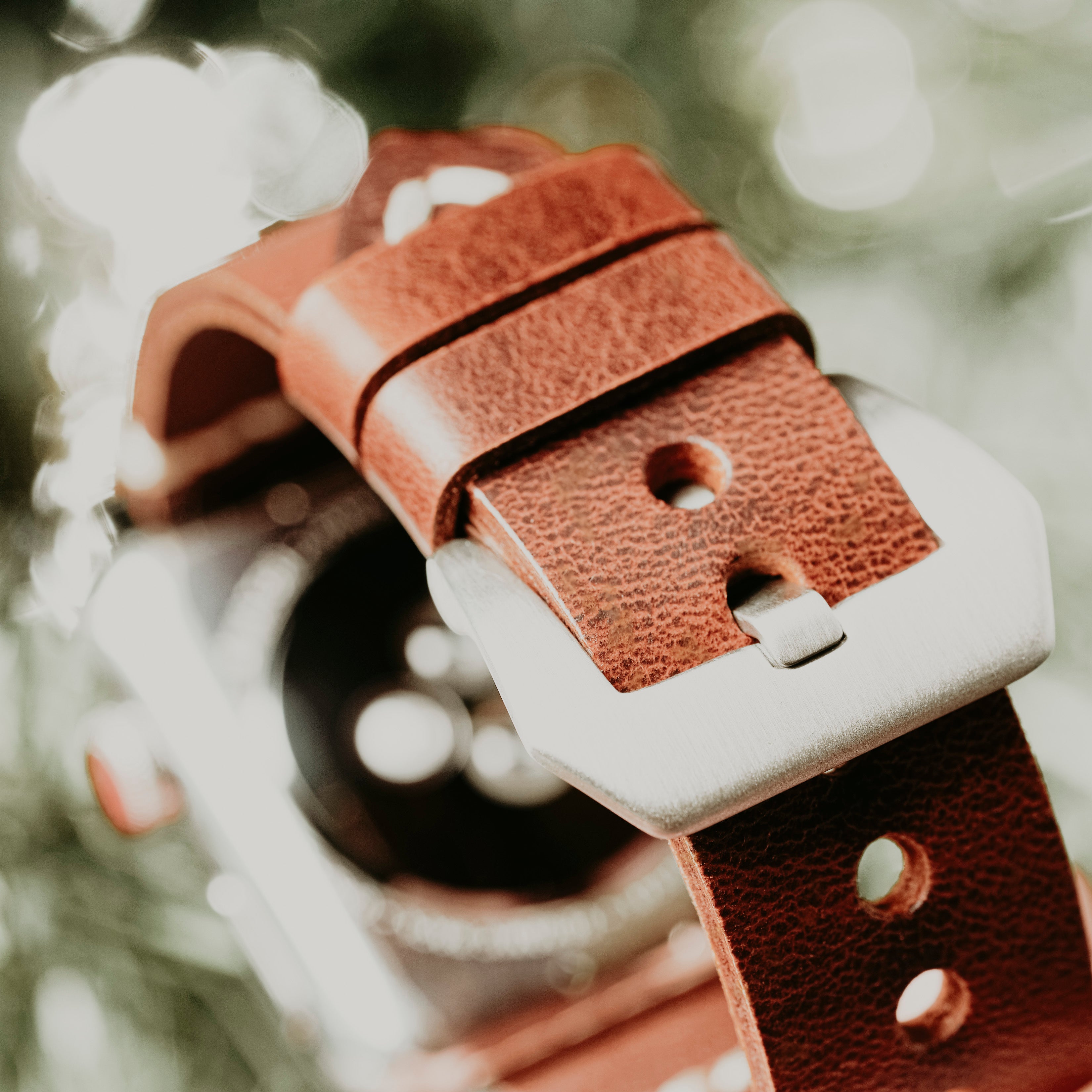 Apple Strap Cognac Leather Silver