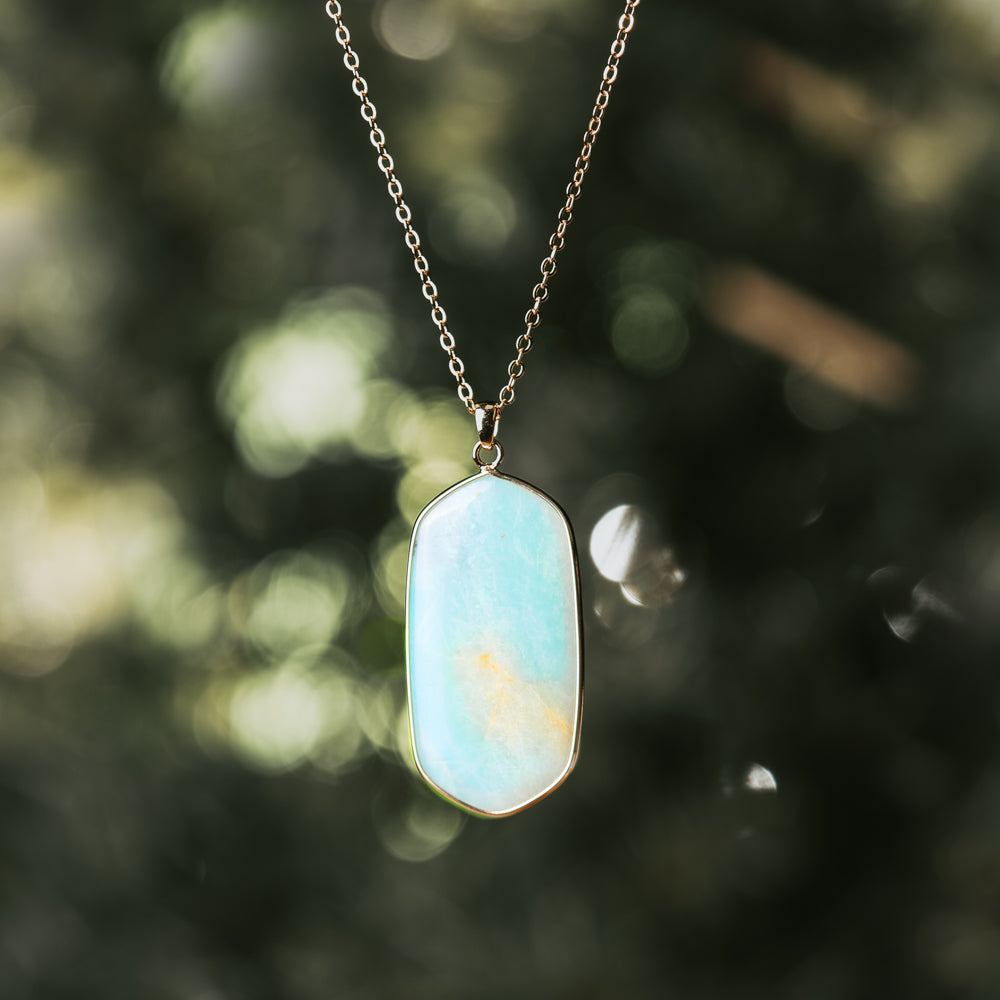 blue pendant necklace
