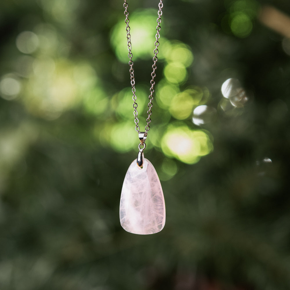pink pendant necklace
