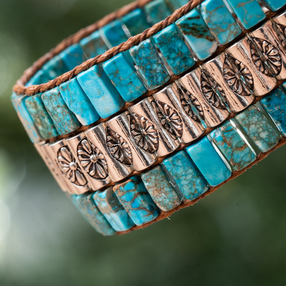 Natural stone single wrap bracelet made with turquoise stones and silver beads and genuine leather