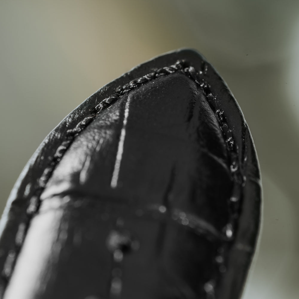 22mm Black Alligator Grain Band