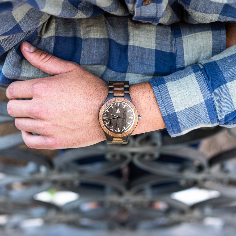 Classic Ebony Walnut Theo Men’s Wooden Watch