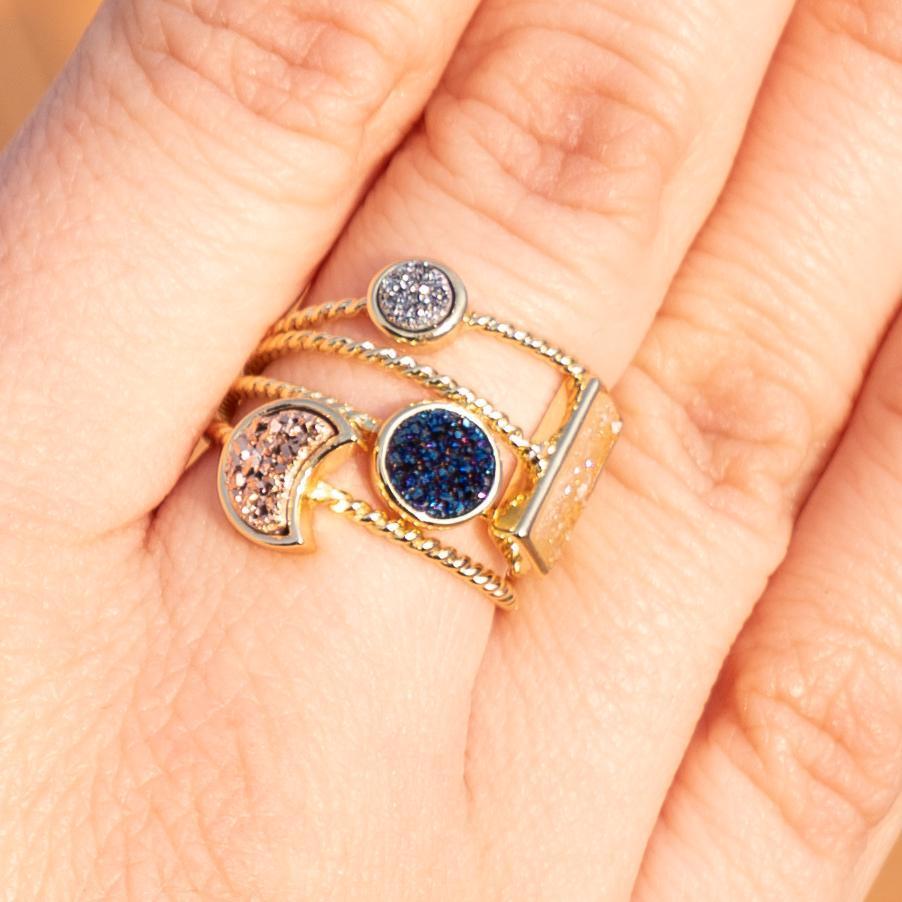 woman wearing silver druzy ring