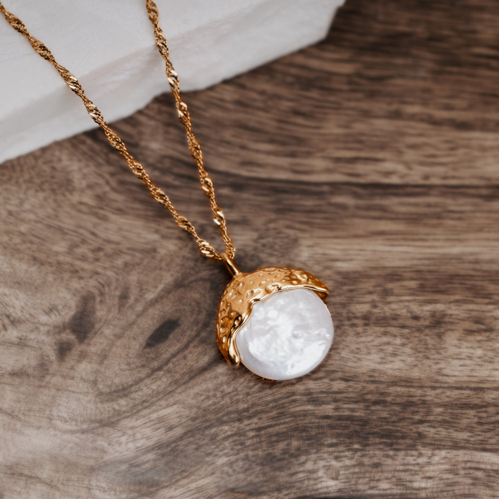 Twisted gold chain with pearl pendant necklace
