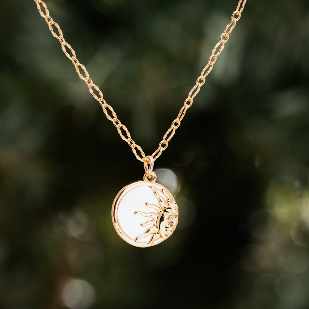gold pearl necklace