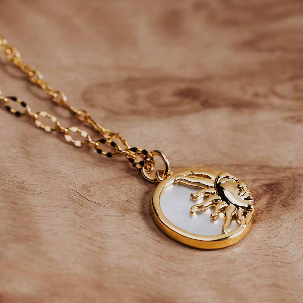 gold pearl necklace