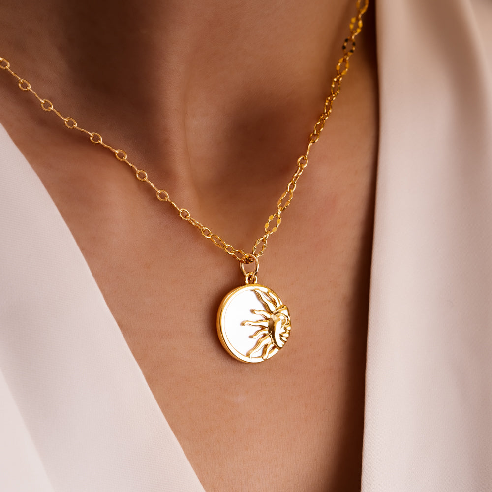 gold pearl necklace