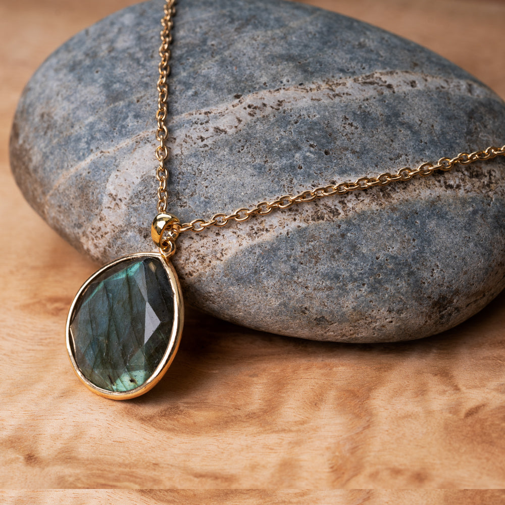 Treehut blue and green waterdrop labradorite pendant with gold plated chain