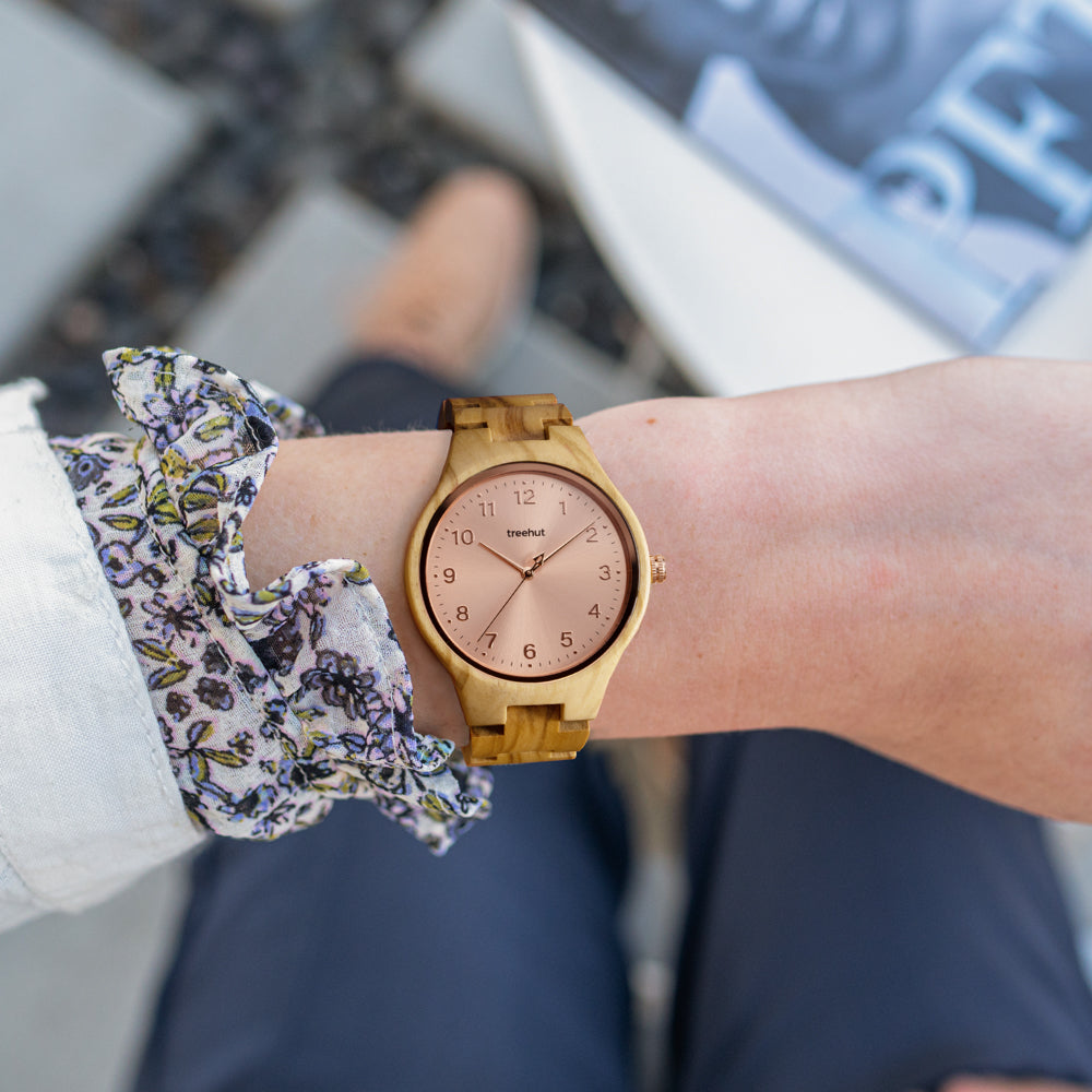 rose gold watch for women on wrist