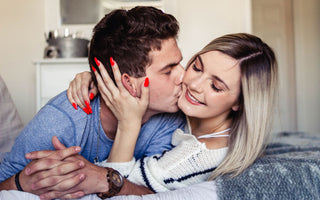 9 Crazy Kissing Facts | Best Leather-Band Watches For Him