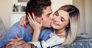 9 Crazy Kissing Facts | Best Leather-Band Watches For Him