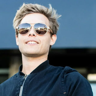 wayfarer vs. aviator