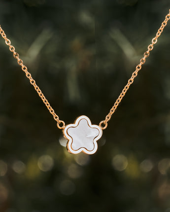 Gold plated flower shaped white and gold necklace 